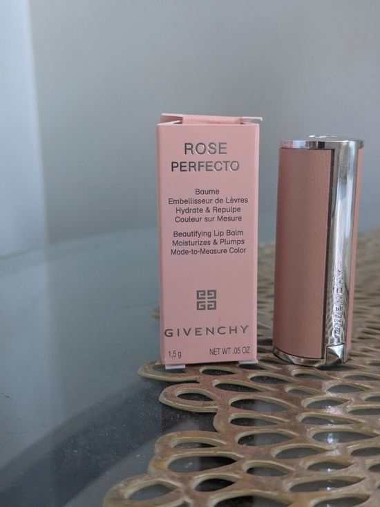 Givenchy Rose Perfecto Beautifying Lip Balm - Soft Pink - Picture 2 of 4